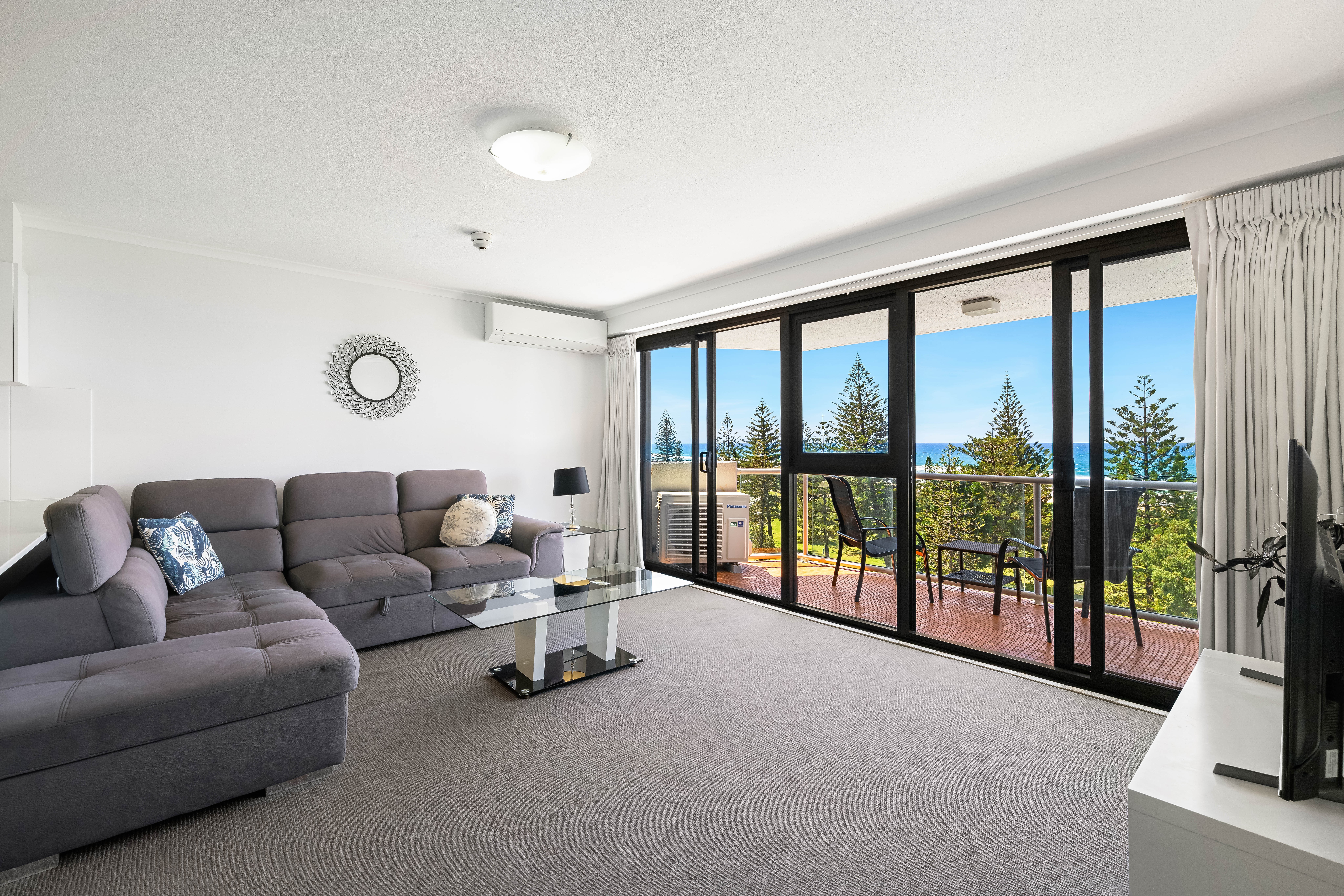 1 Bedroom Apartment with Ocean View – Floors 6-10